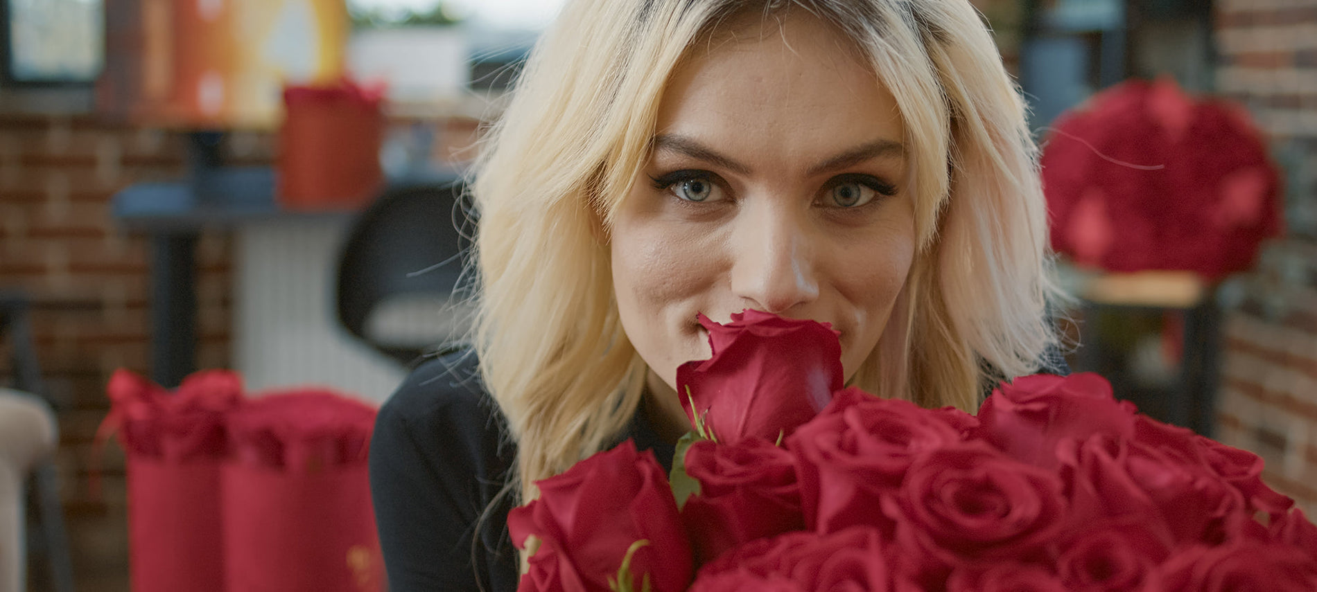 Haziran Ayı Doğum Çiçekleri: Sevginin ve Asaletin Simgesi Gül