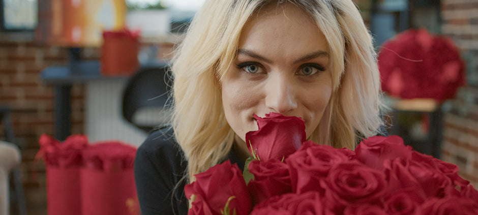 Haziran Ayı Doğum Çiçekleri: Sevginin ve Asaletin Simgesi Gül