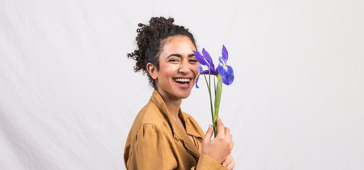 Şubat Ayı Doğum Çiçekleri: Menekşe ve Süsen'in Büyülü Hikayesi