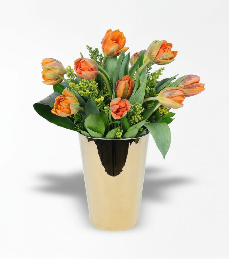 Bronz Cam Vazoda Turuncu Lale Aranjmanı