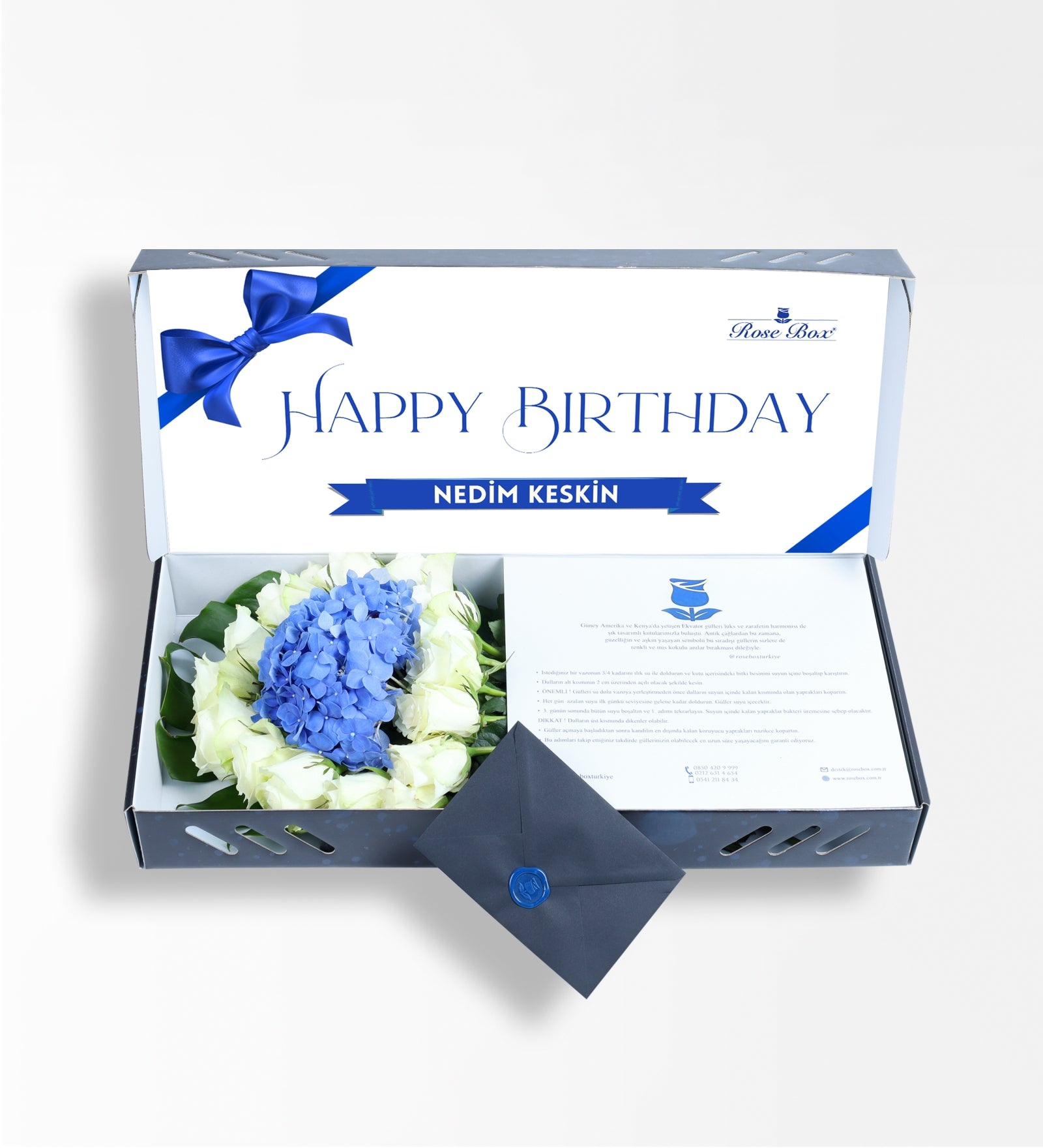 Happy Birthday Kişiye Özel İsimli Kutuda Beyaz Gül ve Mavi Ortanca