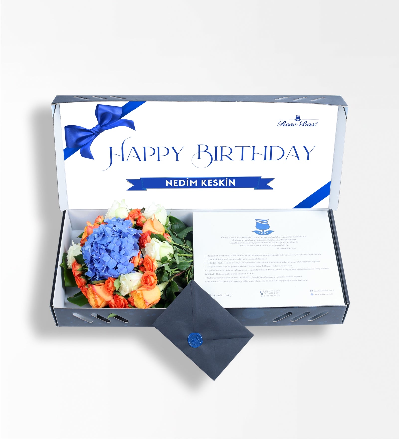 Happy Birthday Kişiye Özel İsimli Kutuda Turuncu Gül, Beyaz Gül ve Mavi Ortanca