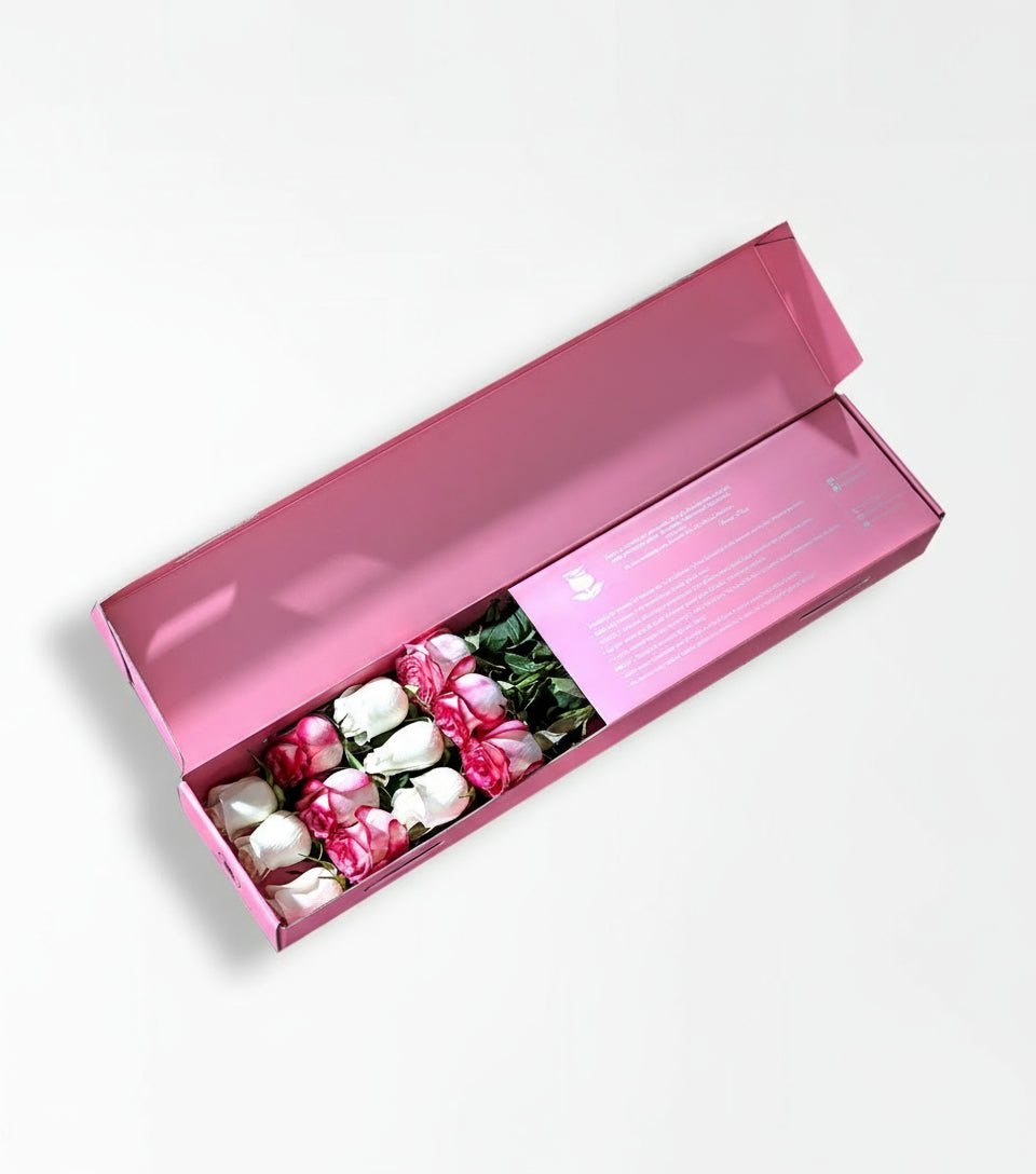 Pembe Kutuda 12 Adet Pembe Ve Beyaz Gül